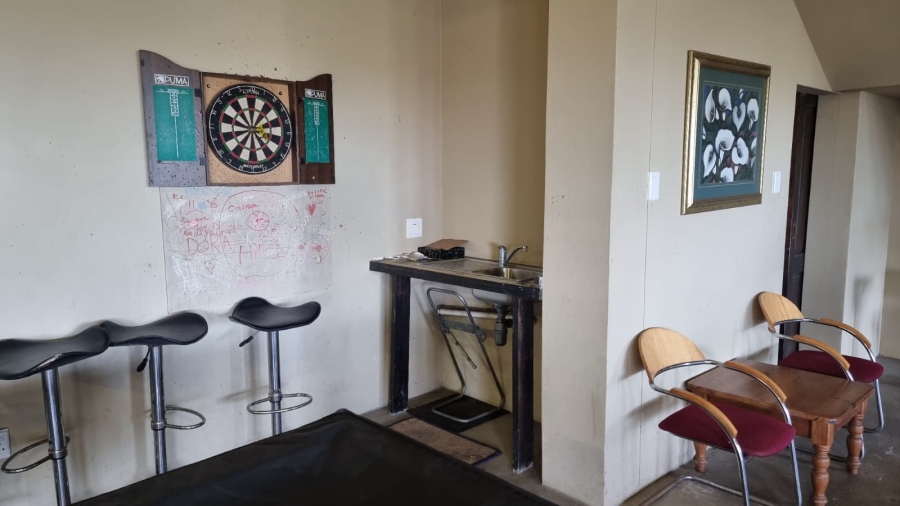 6 Bedroom Property for Sale in Merryhill Eastern Cape